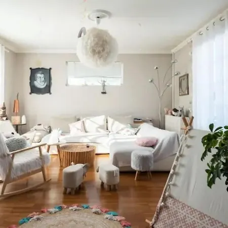 Maison Atypique Avec Jardin à Сasa de vacaciones *