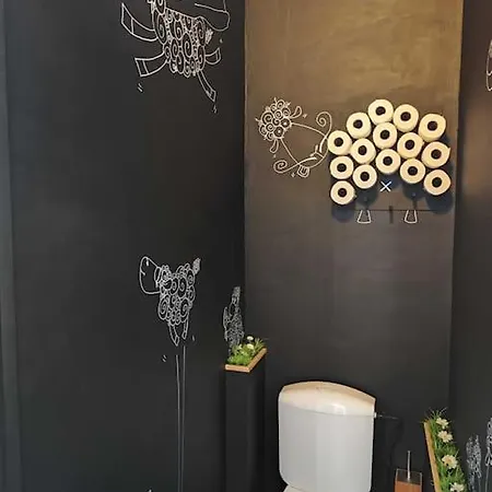 Сasa de vacaciones Maison Atypique Avec Jardin à Évreux