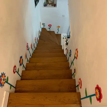 Maison Atypique Avec Jardin A