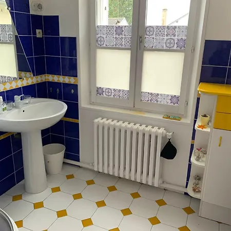 Maison Atypique Avec Jardin à Сasa de vacaciones