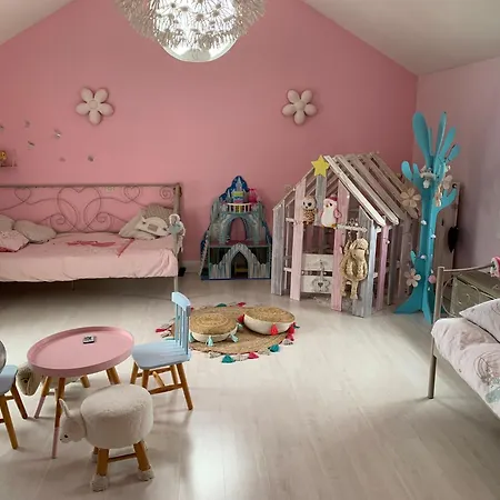 Maison Atypique Avec Jardin à Сasa de vacaciones *