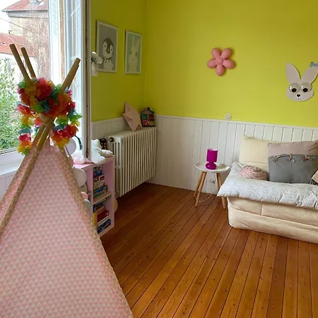 Maison Atypique Avec Jardin à